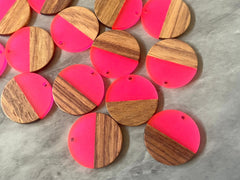 Wood Grain + Hot Pink resin Beads, round cutout acrylic 29mm Earring Necklace pendant bead, one hole at top DIY wooden blanks circle