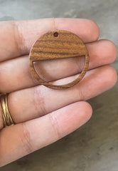 Wood Grain 1 Hole Beads, macrame laser leather round cutout 30mm Earring Necklace pendant bead, DIY wooden blanks brown circle
