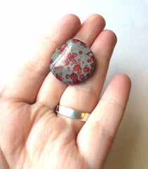 Freckled RED Beads - Circular 26x26mm Large faceted acrylic nugget beads for bangle or jewelry making