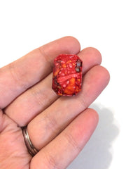 Freckled RED Beads - Octogon 24x16mm Large faceted acrylic nugget beads for bangle or jewelry making