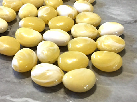 Honey Butter 25mm Beads, yellow beads, large acrylic oval beads, pale yellow jewelry, yellow bangle, wire bangle, jewelry making, big yellow