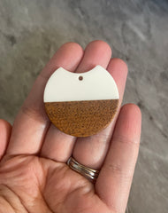 Wood Grain Cream resin Beads, round cutout acrylic 37mm Earring Necklace pendant bead, one hole at top DIY wooden blanks brown white