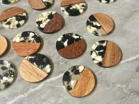 Wood Grain art deco resin Beads, round cutout acrylic 28mm Earring Necklace pendant bead, one hole top DIY wooden blanks black cream circle
