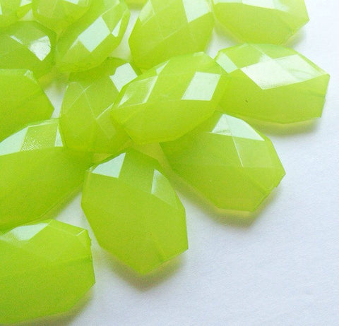 34x24mm Kiwi Green Large faceted acrylic nugget beads